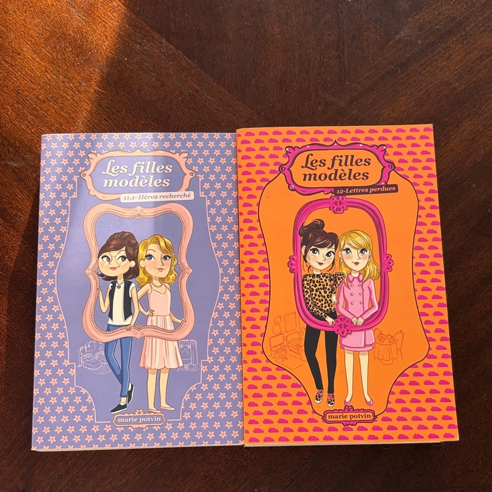 Les Filles Modèles Book Set